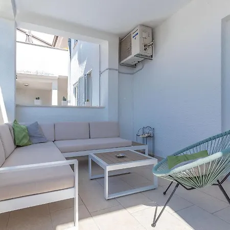 Apartment Mico *